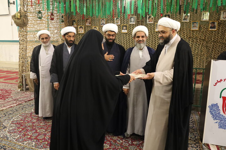 گزارش تصویری |تجدید میثاق طلاب و روحانیون اصفهان با شهدا در آغاز هفته دفاع مقدس
