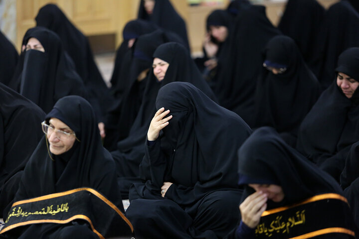 آیین خطبه‌خوانی خادمان حرم کریمه اهل بیت در شام رحلت ایشان