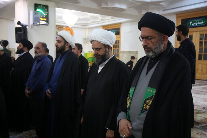 آیین خطبه‌خوانی خادمان حرم کریمه اهل بیت در شام رحلت ایشان