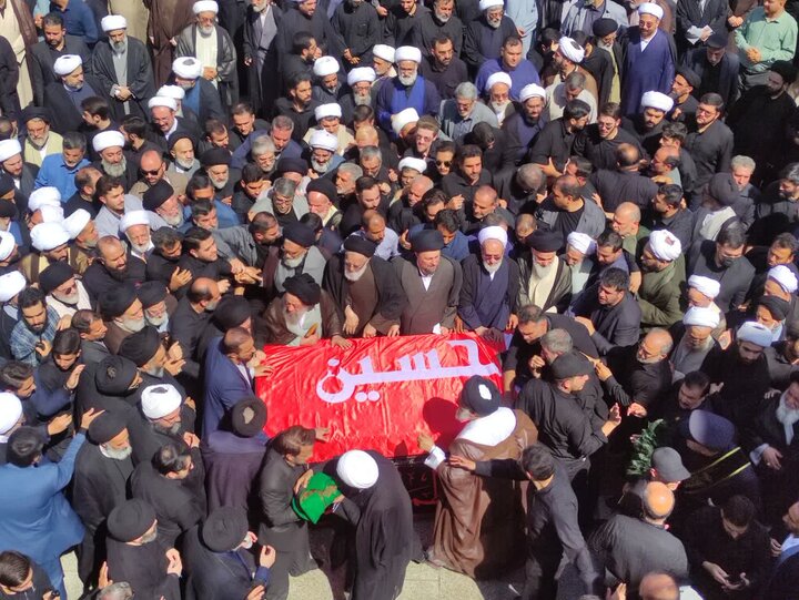 Comenzó la ceremonia fúnebre del Gran Ayatolá Shobeiri Zanyani en Qom (+ Fotos y Video)
