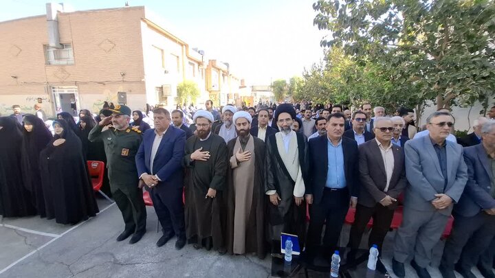 تصاویر/آغازسال تحصیلی جدید باهمراهی فرزندان دانش آموز شهداء درکاشان