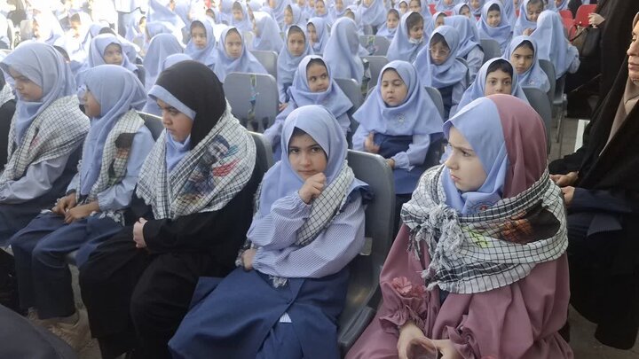 تصاویر/آغازسال تحصیلی جدید باهمراهی فرزندان دانش آموز شهداء درکاشان