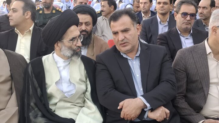 تصاویر/آغازسال تحصیلی جدید باهمراهی فرزندان دانش آموز شهداء درکاشان
