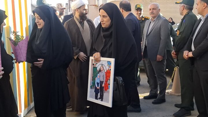 تصاویر/آغازسال تحصیلی جدید باهمراهی فرزندان دانش آموز شهداء درکاشان