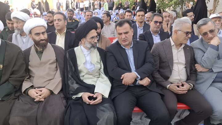 تصاویر/آغازسال تحصیلی جدید باهمراهی فرزندان دانش آموز شهداء درکاشان