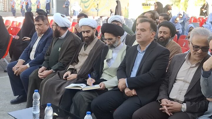 تصاویر/آغازسال تحصیلی جدید باهمراهی فرزندان دانش آموز شهداء درکاشان