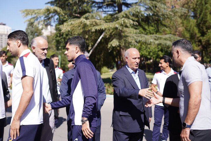 تصاویر/ تجدید میثاق ملی‌پوشان فوتبال با شهدای جنگ تحمیلی