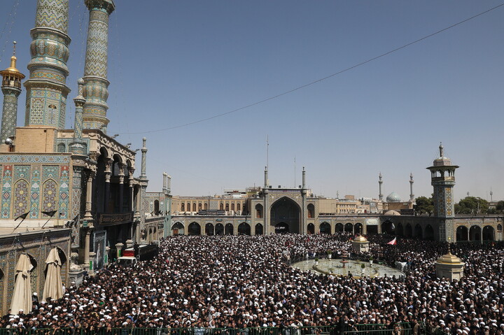 تصاویر/ تشییع پیکر آیت‌الله‌العظمی شبیری‌زنجانی در قم