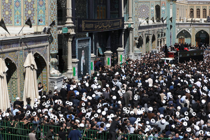 تصاویر/ تشییع پیکر آیت‌الله‌العظمی شبیری‌زنجانی در قم