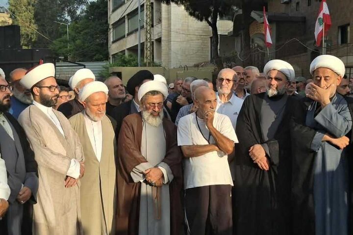 تجمعی اعتراضی در برابر «مجلس اسلامی شیعیان» در اعتراض به تداوم ممنوعیت پروازها میان لبنان و ایران