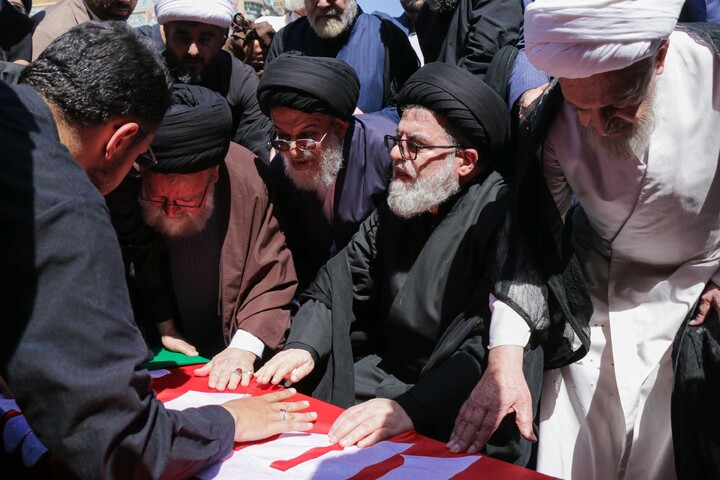 تصاویر/ تشییع پیکر مرجع عالی‌قدر شیعیان آیت‌الله‌العظمی سید موسی شبیری زنجانی در قم