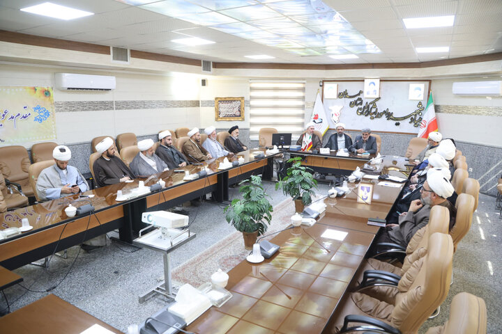 تصاویر /  نشست روحانیون شاغل در ادارات با نماینده ولی فقیه در استان همدان