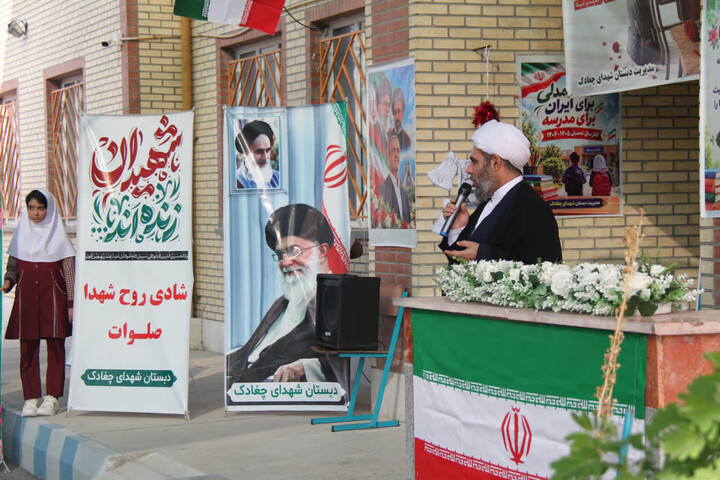 تصاویر/ نواخته شدن زنگ سال تحصیلی جدید توسط مدیر حوزه علمیه بوشهر