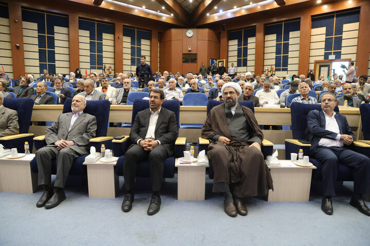 تصاویر / هفتمین آیین ملی تجلیل و تکریم پیشکسوتان دفاع مقدس و مقاومت استان همدان