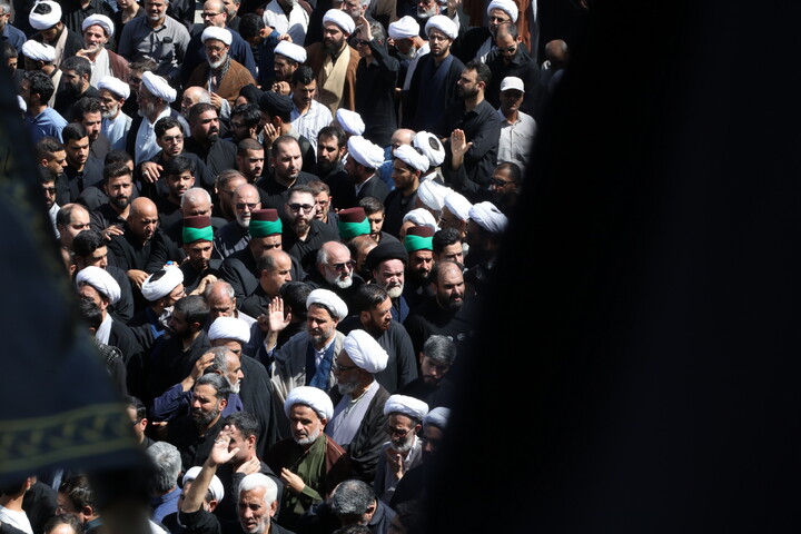 تصاویر/ تشییع پیکر آیت‌الله‌العظمی شبیری زنجانی در قم-۳