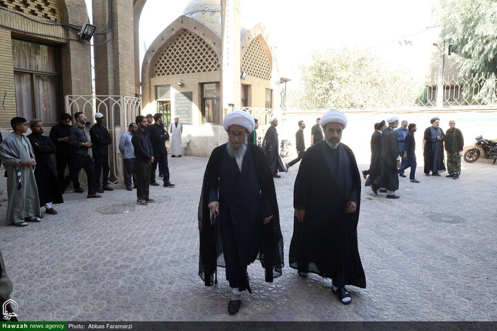 جثمان آية الله العظمى الشبيري الزنجاني يُشيّع في مدينة قم