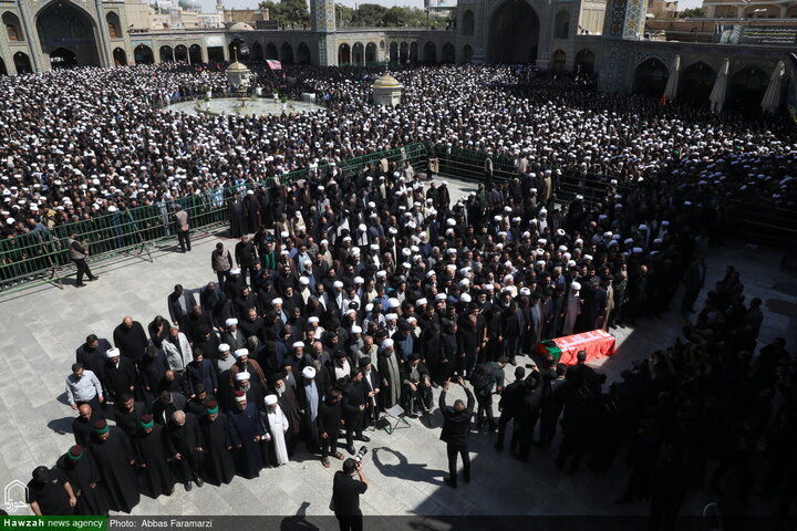 جثمان آية الله العظمى الشبيري الزنجاني يُشيّع في مدينة قم