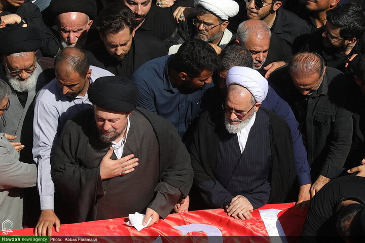 جثمان آية الله العظمى الشبيري الزنجاني يُشيّع في مدينة قم