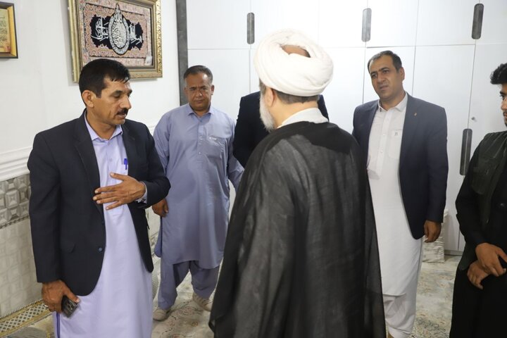تصاویر/ نماینده مقام معظم رهبری در سیستان‌وبلوچستان ضمن حضور در منزل شهید مولوی محمد یوسف گرگیج با خانواده این شهید گرانقدر دیدار کرد