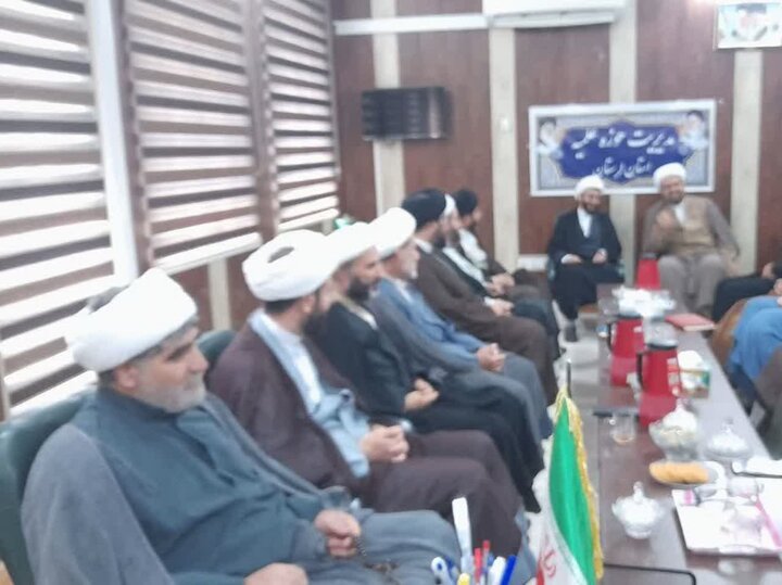 تصاویر/ جلسه هم‌اندیشی قرارگاه بلاغ مبین در لرستان