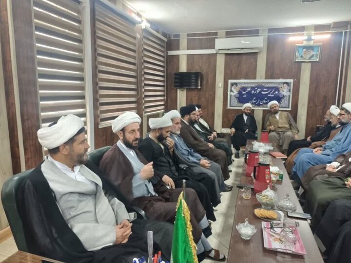 تصاویر/ جلسه هم‌اندیشی قرارگاه بلاغ مبین در لرستان