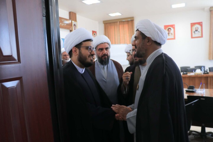 تصاویر| دیدار رئیس مرکز خدمات حوزه‌های علمیه کشور، با اساتید، نخبگان، جهادگران، روحانیون طرح هجرت و مدارس امین