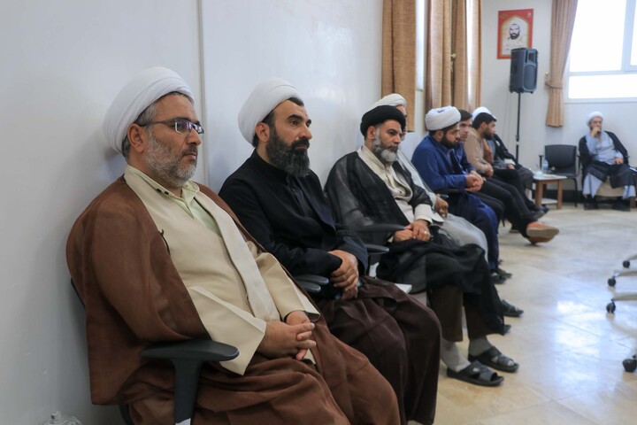 تصاویر| دیدار رئیس مرکز خدمات حوزه‌های علمیه کشور، با اساتید، نخبگان، جهادگران، روحانیون طرح هجرت و مدارس امین