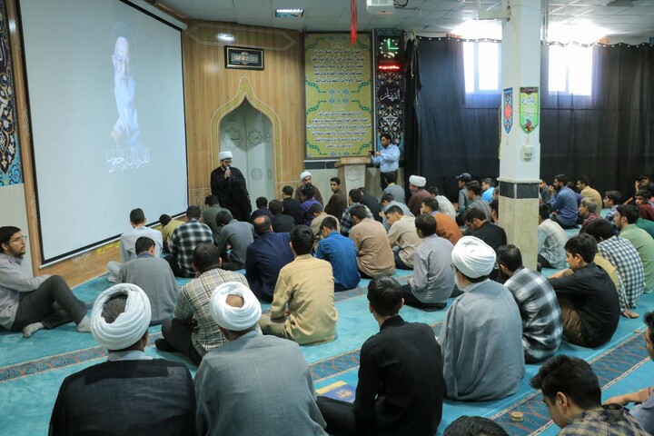 تصاویر| حضور حجت‌الاسلام والمسلمین احسانی در جمع اساتید و طلاب مدرسه علمیه رضویه بیرجند