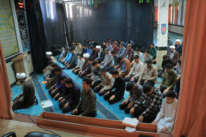 تصاویر| حضور حجت‌الاسلام والمسلمین احسانی در جمع اساتید و طلاب مدرسه علمیه رضویه بیرجند