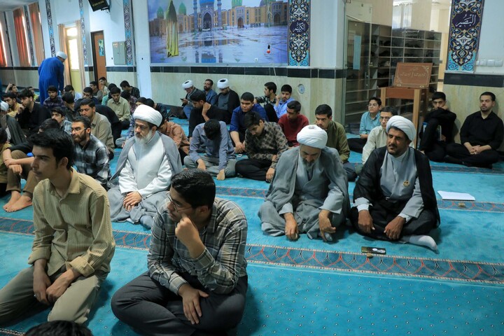 تصاویر| حضور حجت‌الاسلام والمسلمین احسانی در جمع اساتید و طلاب مدرسه علمیه رضویه بیرجند