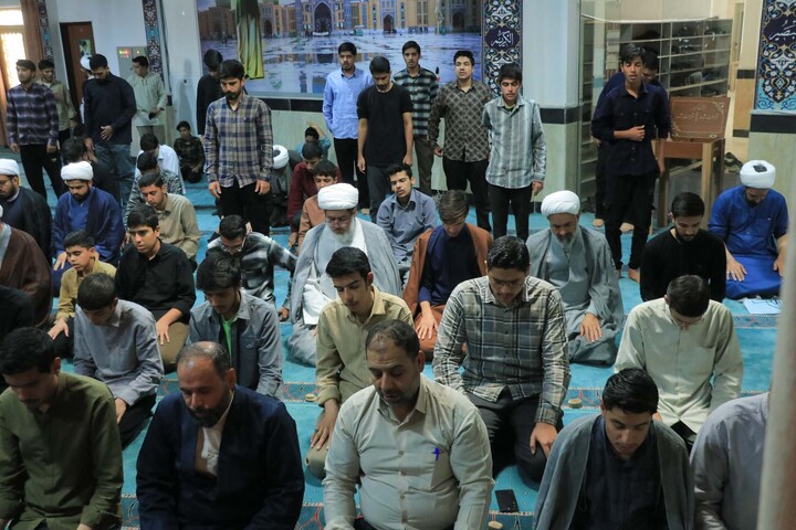 تصاویر| حضور حجت‌الاسلام والمسلمین احسانی در جمع اساتید و طلاب مدرسه علمیه رضویه بیرجند