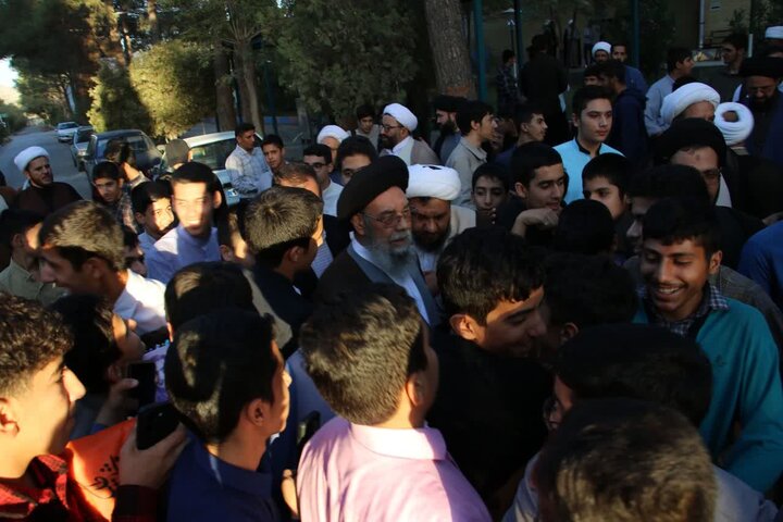 تصاویر| دوره آموزشی-تربیتی «میثاق طلبگی» ویژه طلاب جدیدالورود سال تحصیلی ۱۴۰۶_۱۴۰۵ حوزه علمیه استان اصفهان،