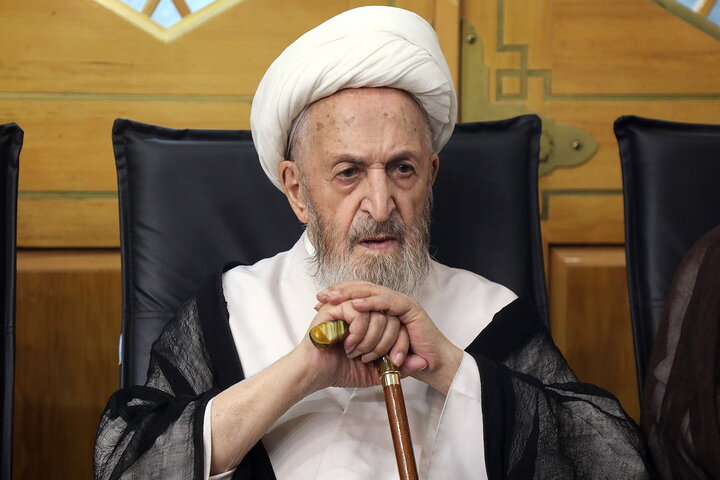 تصاویر/ مراسم بزرگداشت آیت‌ الله العظمی سید موسی شبیری زنجانی (قدس الله نفسه الزکیه) از سوی رهبر معظم انقلاب اسلامی در حرم مطهر حضرت فاطمه معصومه (س)