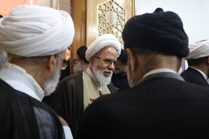 تصاویر/ مراسم بزرگداشت آیت‌ الله العظمی سید موسی شبیری زنجانی (قدس الله نفسه الزکیه) از سوی رهبر معظم انقلاب اسلامی در حرم مطهر حضرت فاطمه معصومه (س)