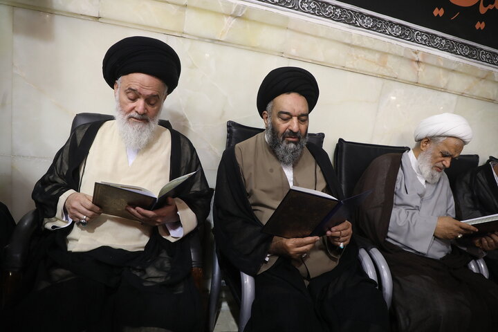 تصاویر/ مراسم بزرگداشت آیت‌ الله العظمی سید موسی شبیری زنجانی (قدس الله نفسه الزکیه) از سوی رهبر معظم انقلاب اسلامی در حرم مطهر حضرت فاطمه معصومه (س)