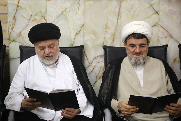 تصاویر/ مراسم بزرگداشت آیت‌ الله العظمی سید موسی شبیری زنجانی (قدس الله نفسه الزکیه) از سوی رهبر معظم انقلاب اسلامی در حرم مطهر حضرت فاطمه معصومه (س)
