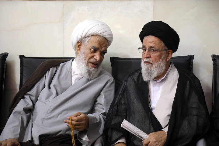 تصاویر/ مراسم بزرگداشت آیت‌ الله العظمی سید موسی شبیری زنجانی (قدس الله نفسه الزکیه) از سوی رهبر معظم انقلاب اسلامی در حرم مطهر حضرت فاطمه معصومه (س)
