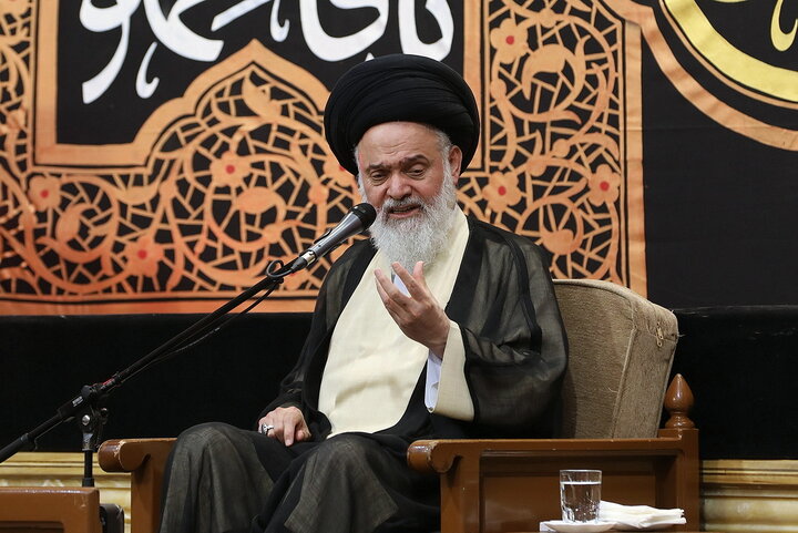 تصاویر/ مراسم بزرگداشت آیت‌ الله العظمی سید موسی شبیری زنجانی (قدس الله نفسه الزکیه) از سوی رهبر معظم انقلاب اسلامی در حرم مطهر حضرت فاطمه معصومه (س)