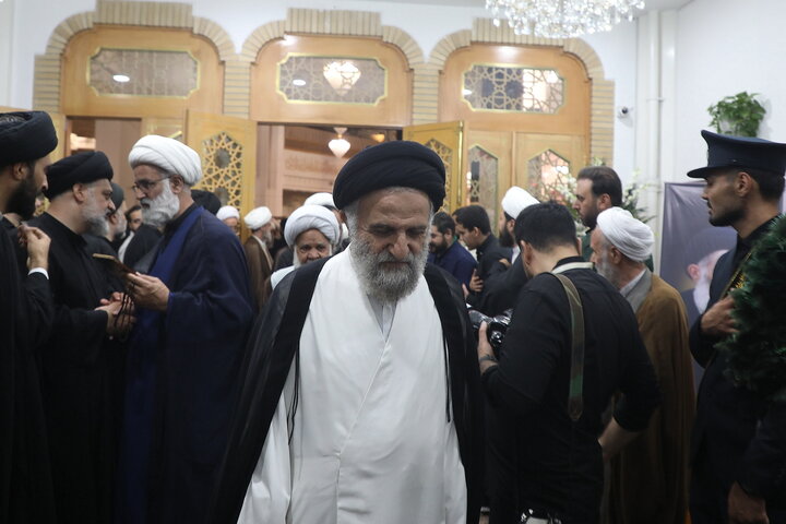 تصاویر/ مراسم بزرگداشت آیت‌ الله العظمی سید موسی شبیری زنجانی (قدس الله نفسه الزکیه) از سوی رهبر معظم انقلاب اسلامی در حرم مطهر حضرت فاطمه معصومه (س)
