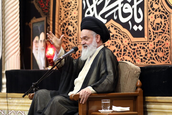 تصاویر/ مراسم بزرگداشت آیت‌ الله العظمی سید موسی شبیری زنجانی (قدس الله نفسه الزکیه) از سوی رهبر معظم انقلاب اسلامی در حرم مطهر حضرت فاطمه معصومه (س)