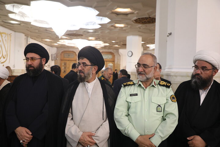 تصاویر/ مراسم بزرگداشت آیت‌ الله العظمی سید موسی شبیری زنجانی (قدس الله نفسه الزکیه) از سوی رهبر معظم انقلاب اسلامی در حرم مطهر حضرت فاطمه معصومه (س)