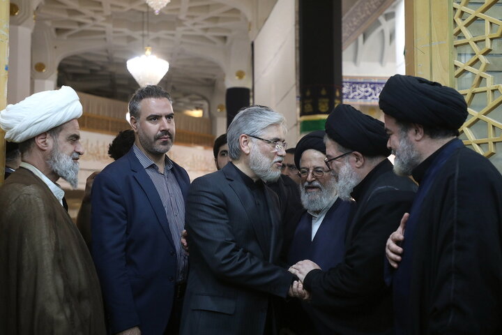 تصاویر/ مراسم بزرگداشت آیت‌ الله العظمی سید موسی شبیری زنجانی (قدس الله نفسه الزکیه) از سوی رهبر معظم انقلاب اسلامی در حرم مطهر حضرت فاطمه معصومه (س)