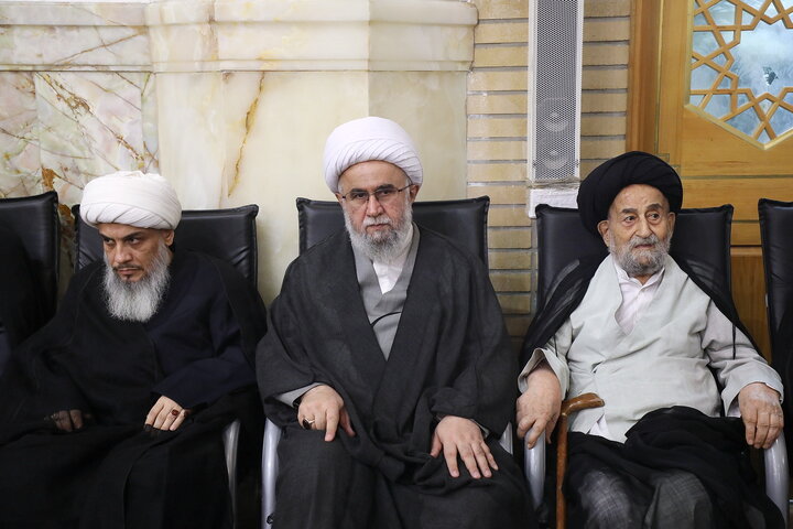 تصاویر/ مراسم بزرگداشت آیت‌ الله العظمی سید موسی شبیری زنجانی (قدس الله نفسه الزکیه) از سوی رهبر معظم انقلاب اسلامی در حرم مطهر حضرت فاطمه معصومه (س)