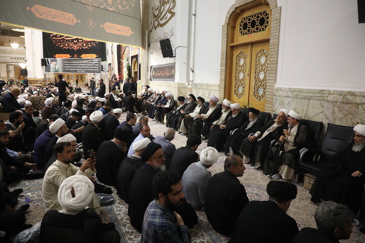 تصاویر/ مراسم بزرگداشت آیت‌ الله العظمی سید موسی شبیری زنجانی (قدس الله نفسه الزکیه) از سوی رهبر معظم انقلاب اسلامی در حرم مطهر حضرت فاطمه معصومه (س)