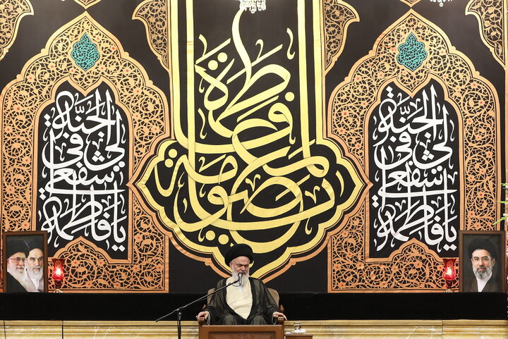 تصاویر/ مراسم بزرگداشت آیت‌ الله العظمی سید موسی شبیری زنجانی (قدس الله نفسه الزکیه) از سوی رهبر معظم انقلاب اسلامی در حرم مطهر حضرت فاطمه معصومه (س)