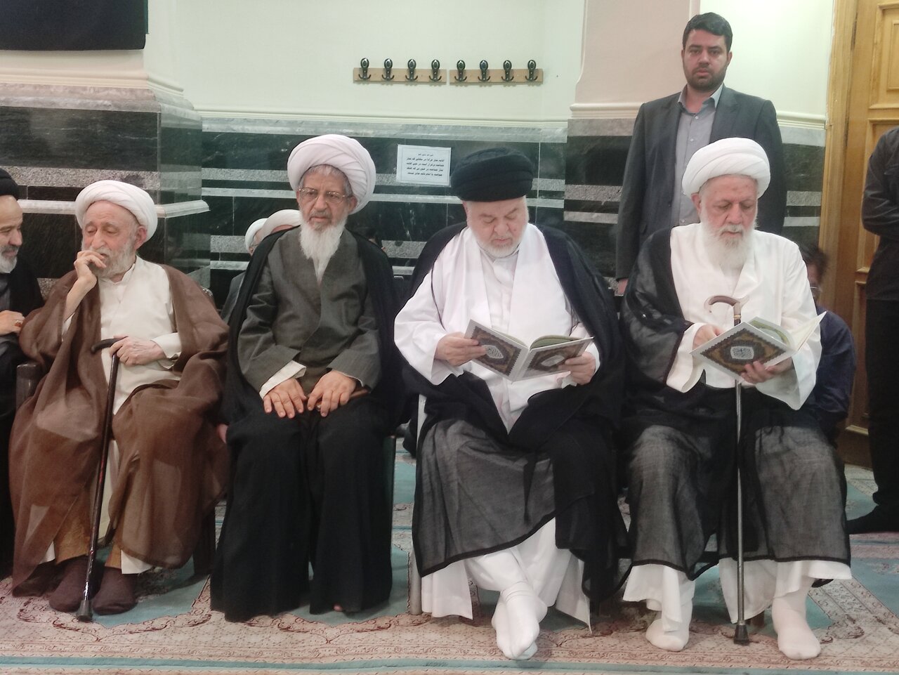 آغاز مراسم تشییع پیکر آیت‌الله‌العظمی شبیری‌زنجانی