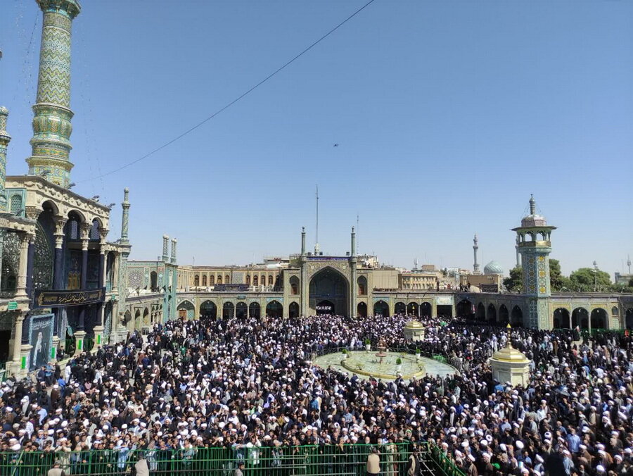 Funeral Procession Held in Qom for Grand Ayatollah Shobeiri Zanjani