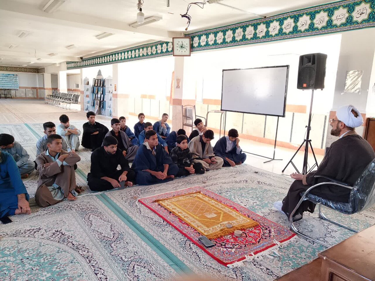 آیین بزرگداشت ارتحال آیت‌الله‌العظمی شبیری زنجانی در مدرسه علمیه الغدیر نراق برگزار شد