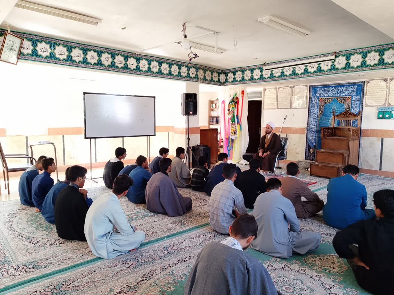 آیین بزرگداشت ارتحال آیت‌الله‌العظمی شبیری زنجانی در مدرسه علمیه الغدیر نراق برگزار شد