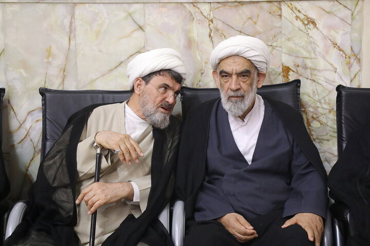 مراسم تأبین آية الله العظمى الشبیری الزنجاني (قدّس سرّه) من قبل قائد الثورة افي حرم السيدة فاطمة المعصومة (عليها السلام)